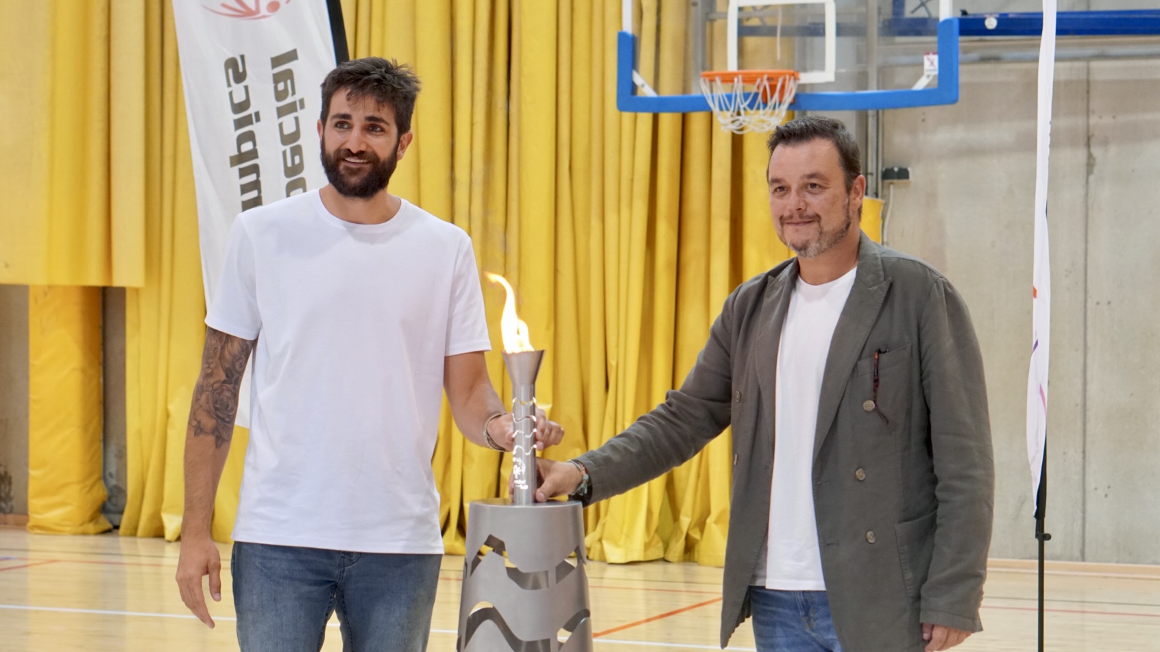 El presidente del CSD, Víctor Francos, y el jugador de baloncesto Ricky Rubio