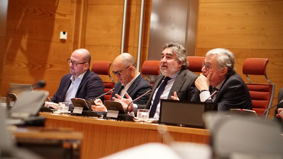 Rodriguez Uribesek Senatuan egindako agerraldiaren irudia