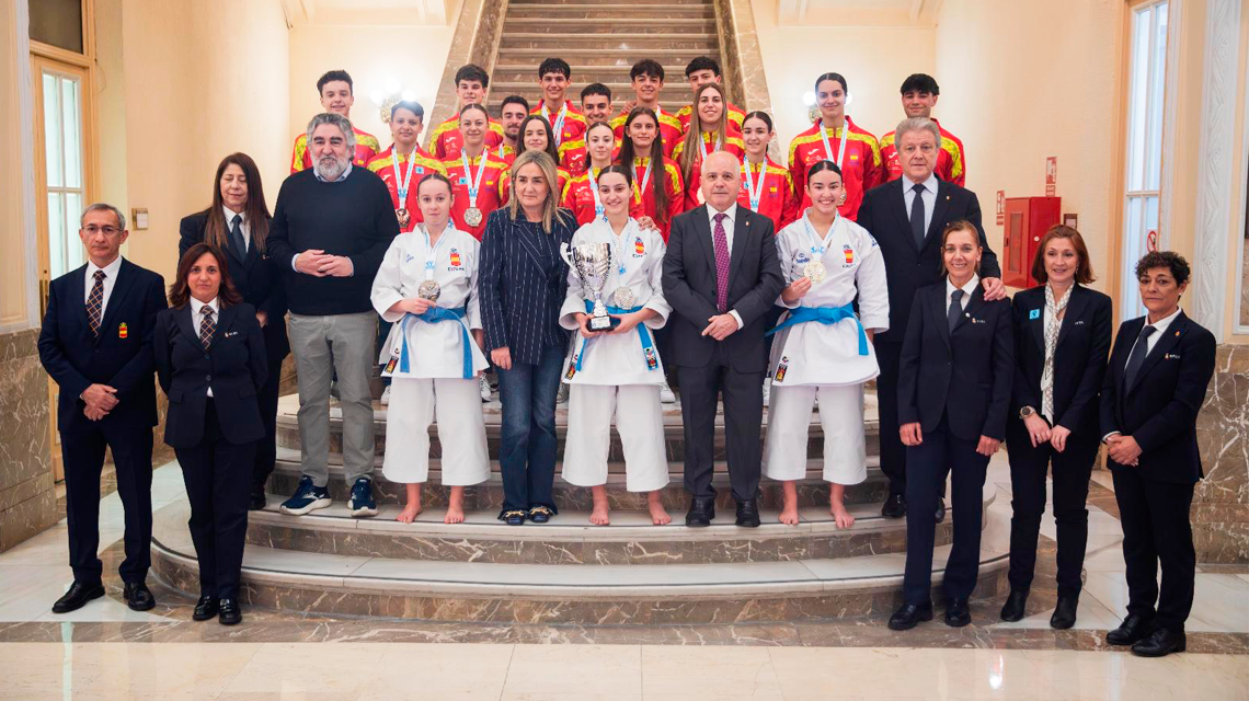 Milagros Tolón felicita a los medallistas españoles en el Europeo cadete, júnior y sub-21 de kárate
