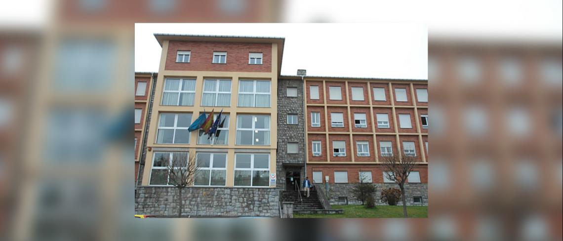  Fachada del CETD de natación - Centro de Tecnificación Deportiva de Oviedo (Asturias)