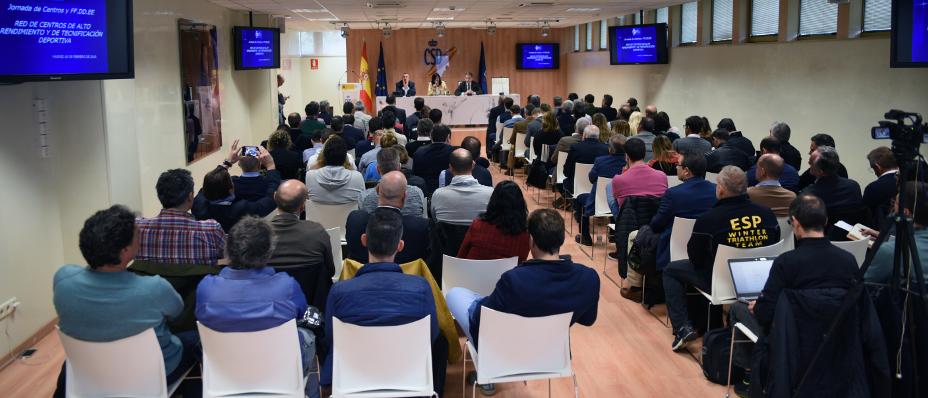Más de un centenar de personas participan en la jornada de trabajo sobre Centros de Alto Rendimiento y Tecnificación Deportiva