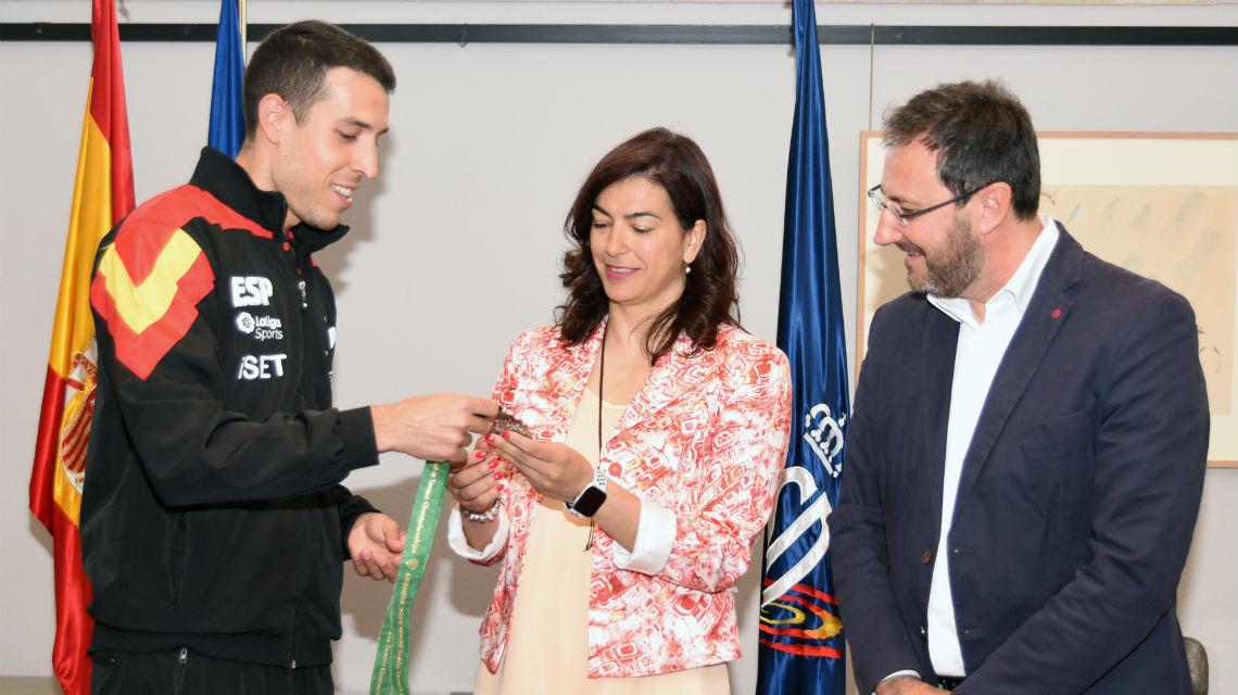 Recepción en el CSD de Álvaro Robles, subcampeón del mundo de tenis de mesa