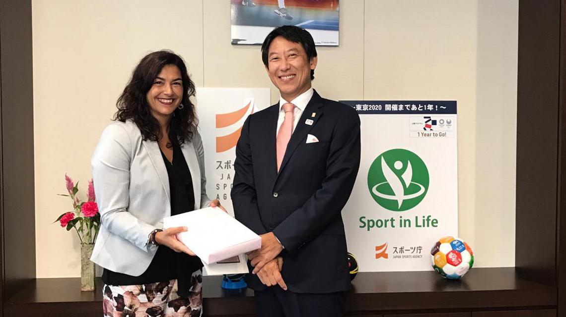 Free with the head of sport Japanese