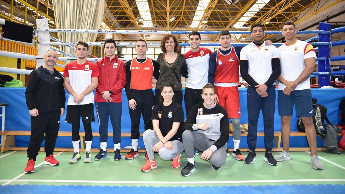 Lozano with selection of boxing 1