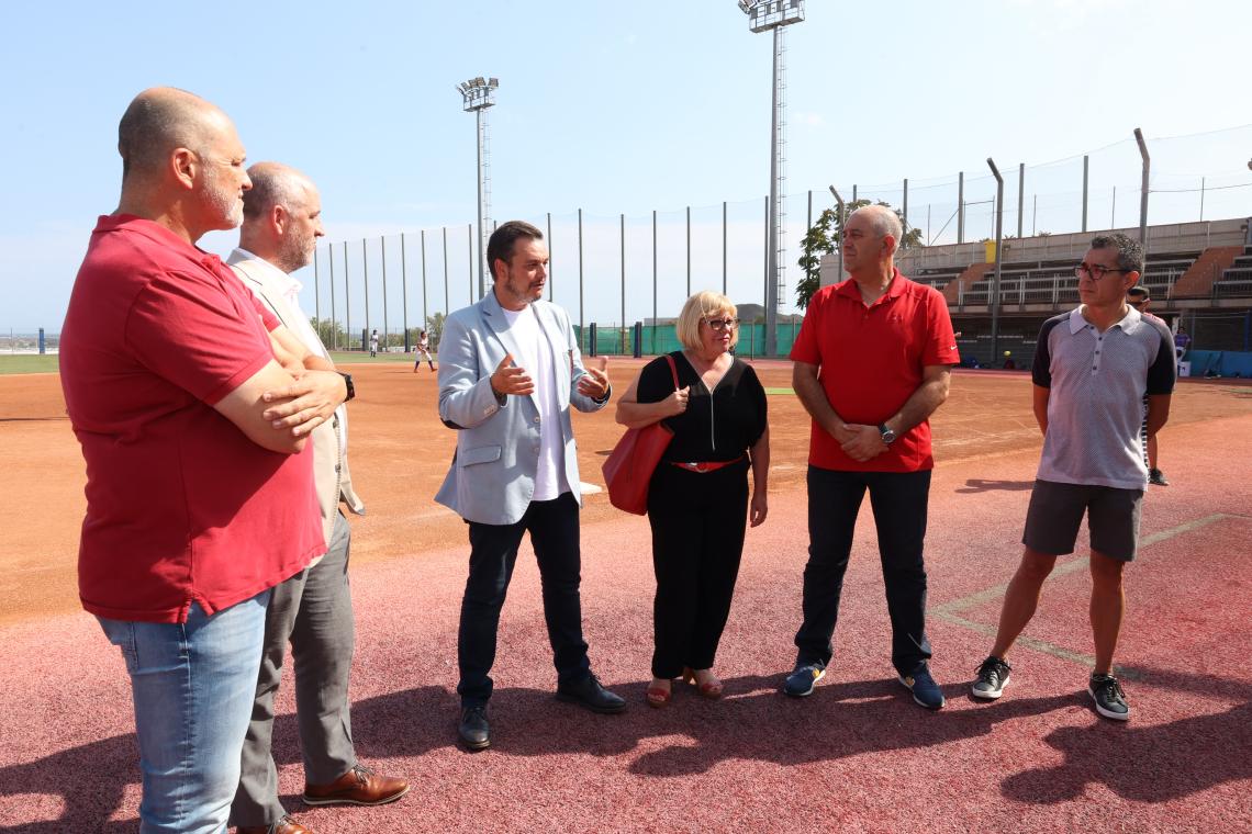 The president of the CSD, Víctor Francos, visit the arena of baseball and softball and Sant Boi athletics indoor track of Sabadell 2