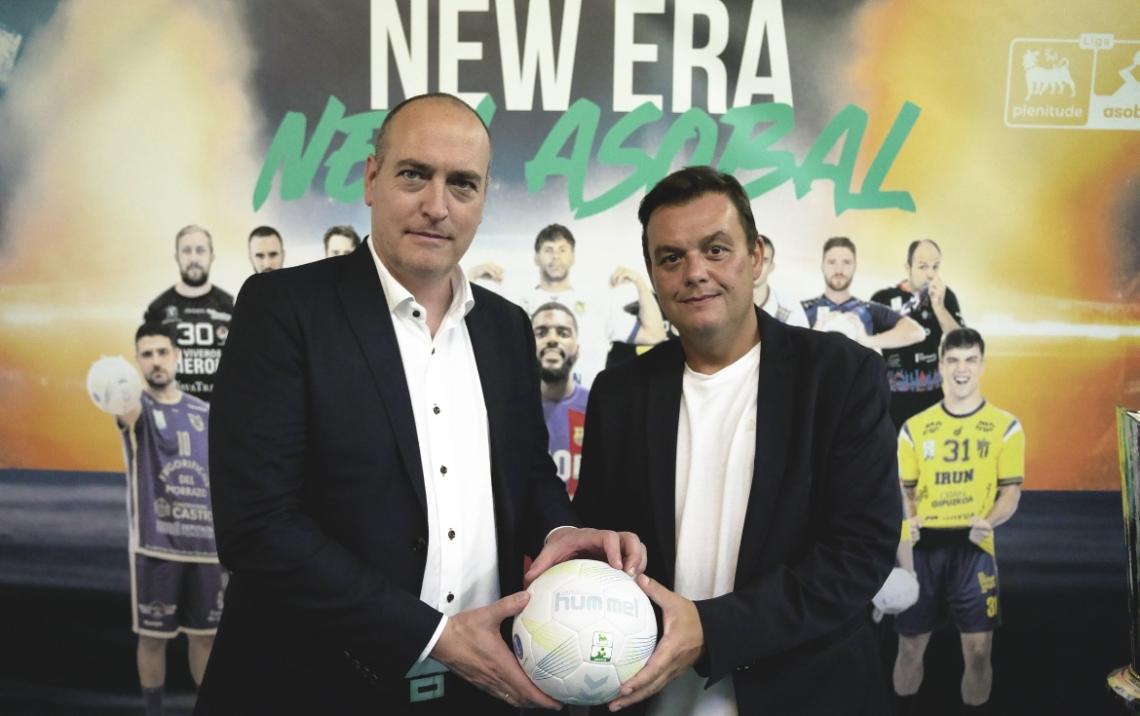 Víctor Francos, antes del partido de balonmano