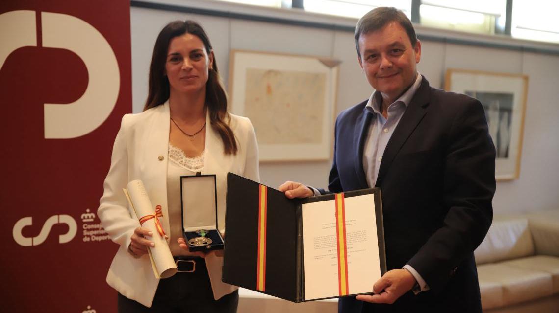 Víctor Francos CSD (from left.) and Lorena Torres (dcha.)