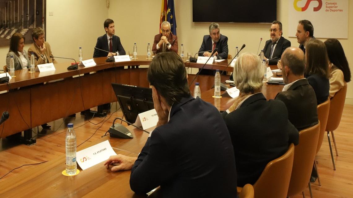 Uribes se reúne con Blanco (COE), Carballeda (CPE) y los presidentes de las Federaciones