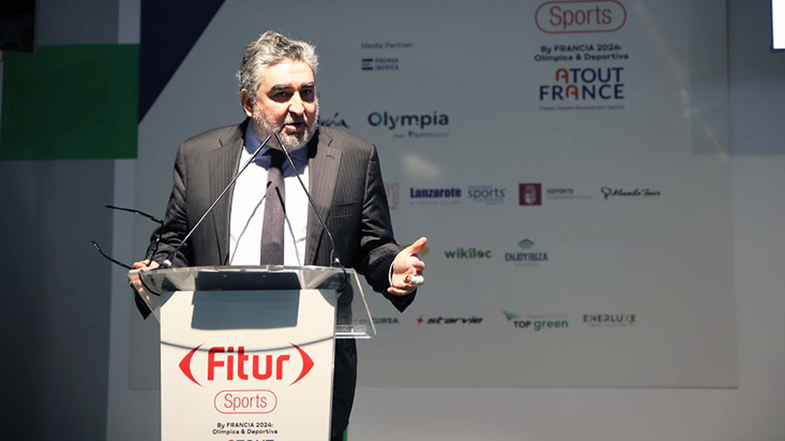 Rodríguez Uribes en Fitur