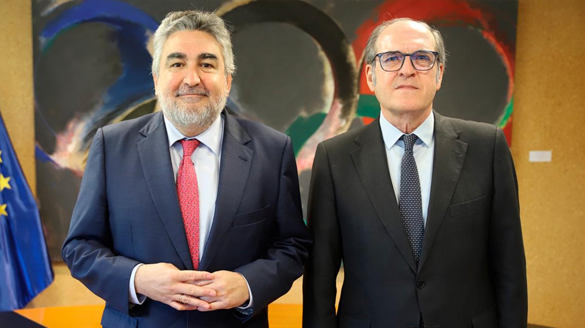 El Defensor del Pueblo, Ángel Gabilondo, ha mantenido este martes un encuentro con el presidente del Consejo Superior de Deportes y secretario de Estado para el Deporte, José Manuel Rodríguez Uribes, en la sede de ese organismo.
