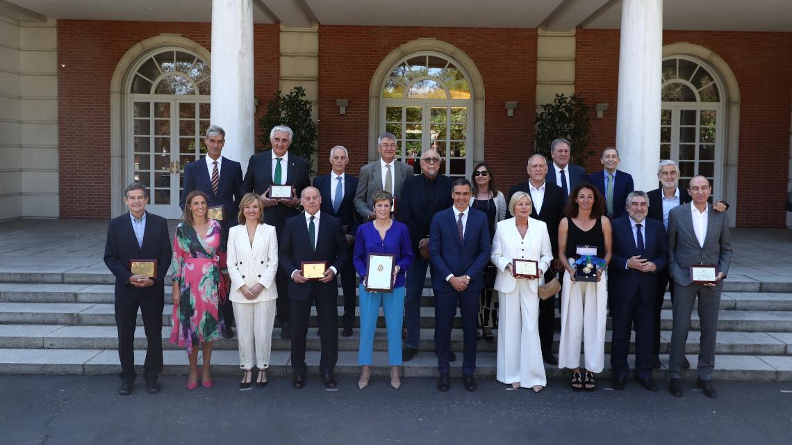 Foto de familia en el Palacio de la Moncloa