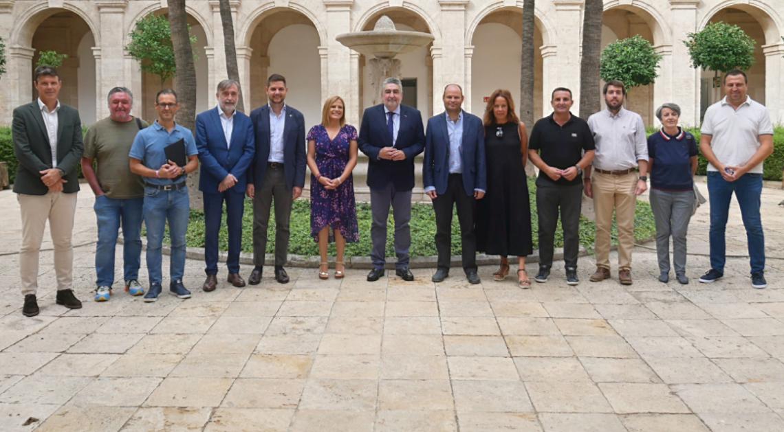 El presidente del CSD, Rodríguez Uribes, junto a autoridades de la Comunitat Valenciana