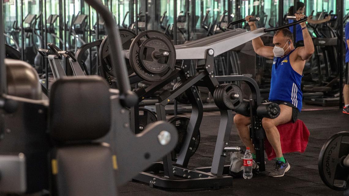 Imagen del interior de un gimnasio