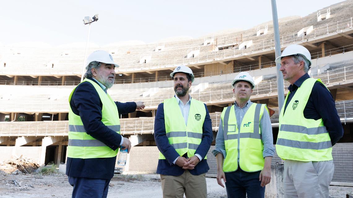 Uribes recibe explicaciones obras nuevo Mestalla