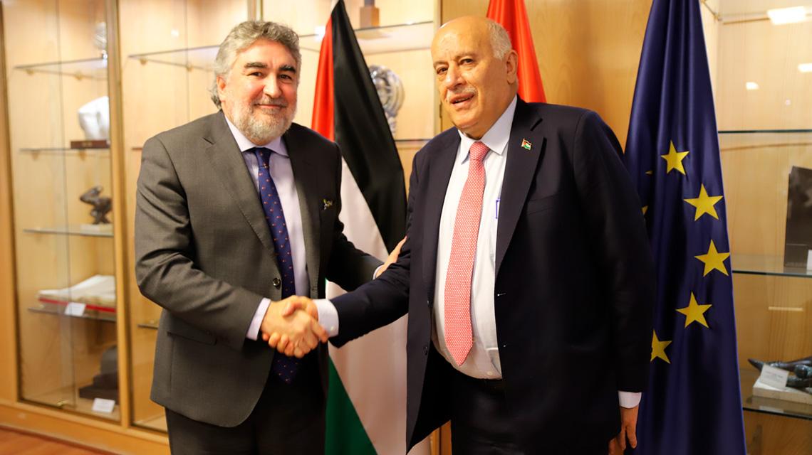 José Manuel Rodríguez Uribes recibe al presidente del Consejo Superior de la Juventud y Deporte de Palestina, Jibril Rajoub