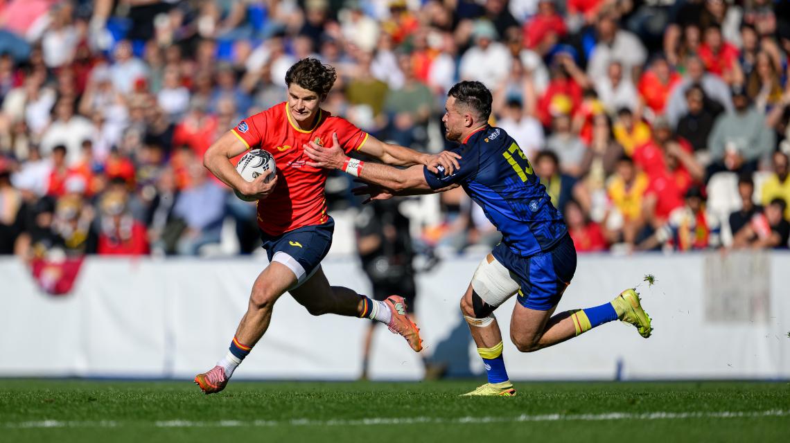 Dos jugadores de rugby en un lance del juego