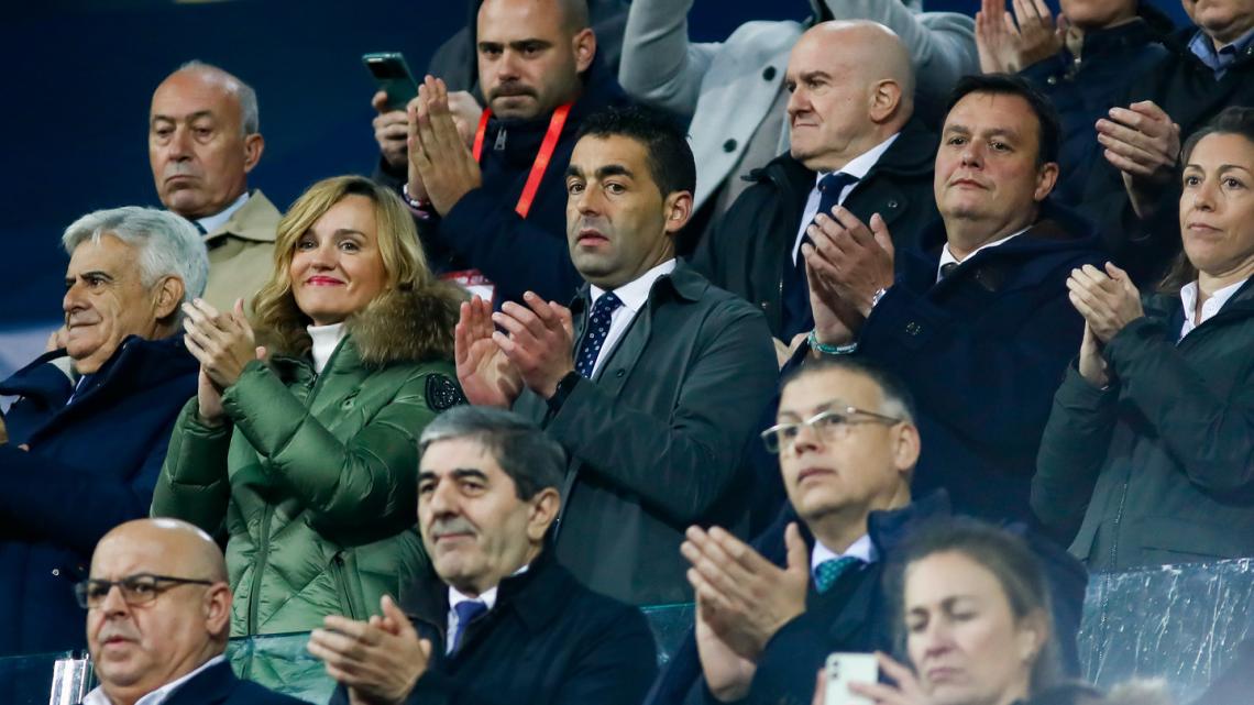 Pilar Alegría e Víctor Francos, no estadio de Pasarón