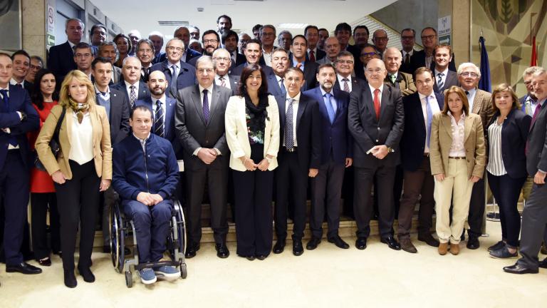 María José Regna es reuneix amb les federacions esportives espanyoles en el Consell Superior d'Esports
