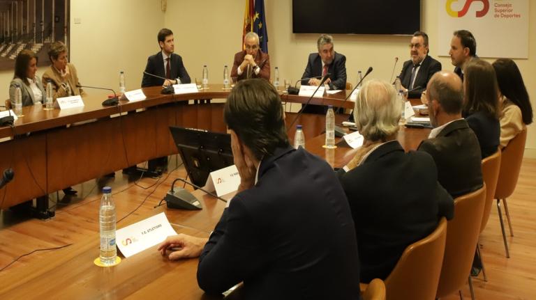 Uribes es reunix amb Blanco (COE), Carballeda (CPE) i els presidents de les Federacions