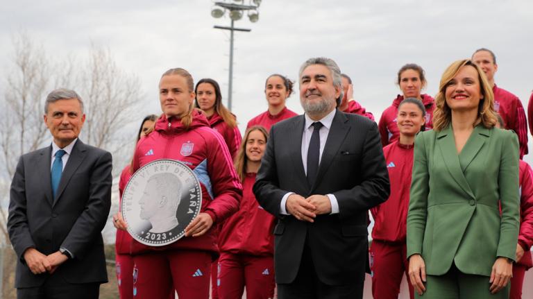 Presentación do selo e a moeda conmemorativos da vitoria da selección feminina de fútbol