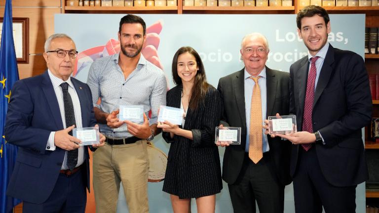 D'esquerra a dreta: Alejandro Blanco, Saúl Craviotto, Adriana Cirerer, Jesús Horta i Fernando Molinero