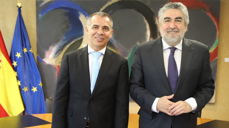 José Manuel Rodríguez Uribes i el seu homòleg portugués, Pedro Dias