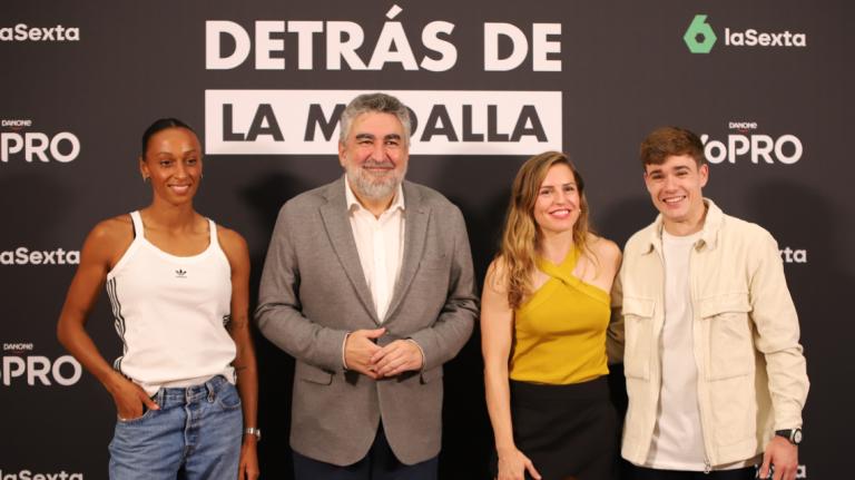 Estreno institucional Detrás de la Medalla