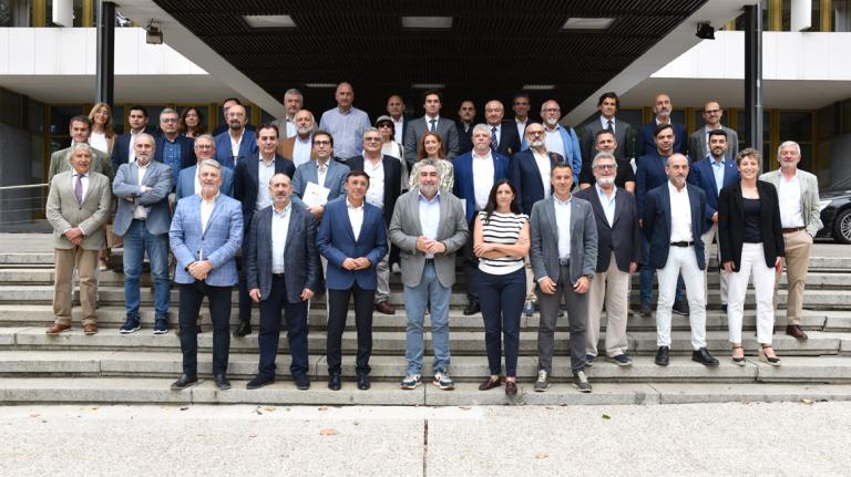 Rodríguez Uribes, amb representants de federacions olímpiques, paralímpiques i no olímpiques