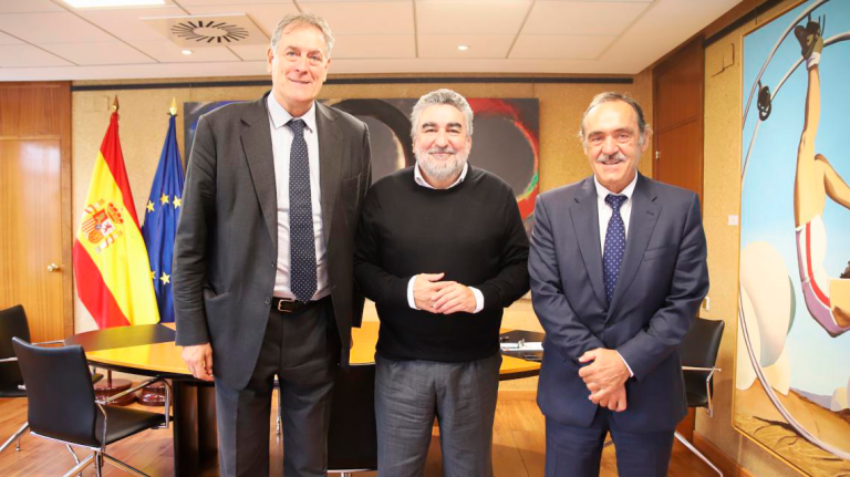 Rodríguez Uribes rep a Celorrio amb motiu del Centenari del CN Helis
