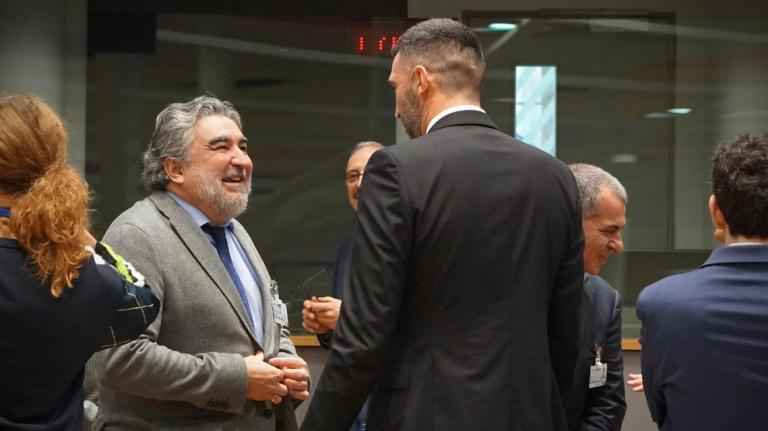 Rodríguez Uribes vas agafar en la UE a la reunió de Ministres d'Esport