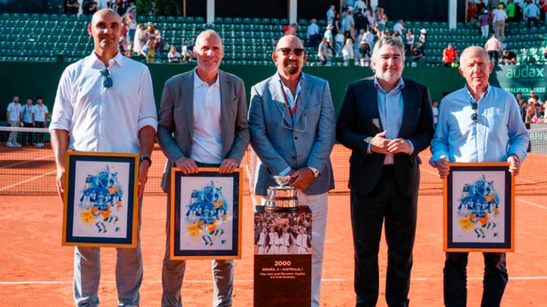 Homenatge a l'equip campió de la Copa Davis l'any 2000